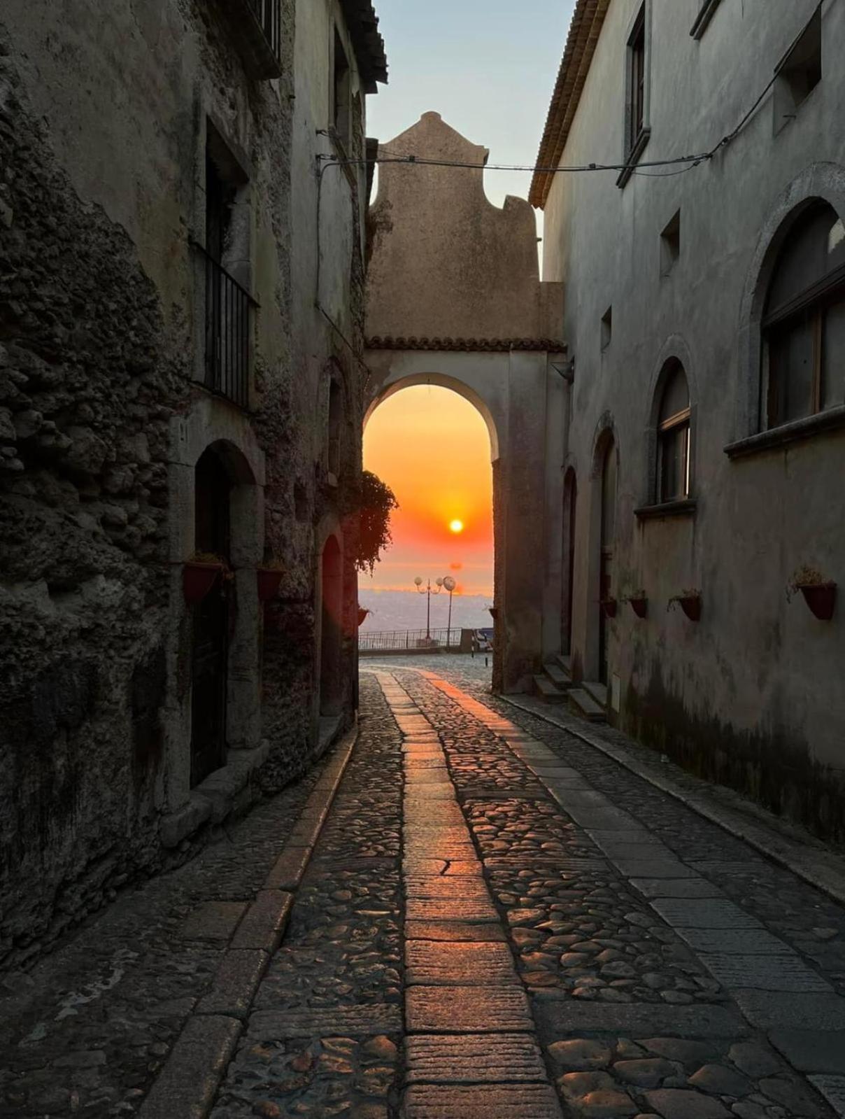 La Rosa Blu Bed & Breakfast Gerace Exterior photo